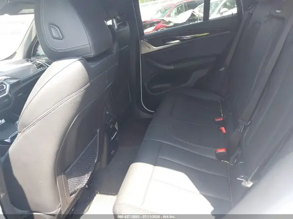 5UX33DT02R9W73855 2024 BMW X4 - Image 8