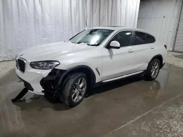 5UX33DT02R9W75170 2024 BMW X4 - Image 1