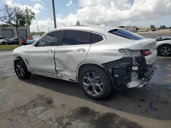 5UX33DT02R9W81728 2024 BMW X4 - Image 2