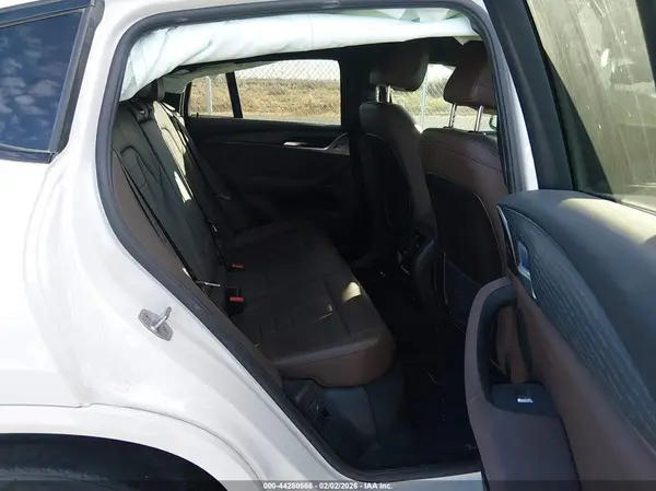 5UX33DT03N9K32973 2022 BMW X4 - Image 8