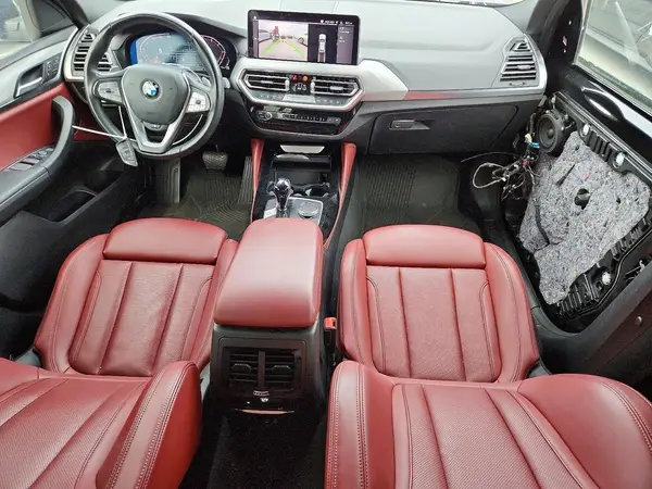 5UX33DT03N9K52396 2022 BMW X4 - Image 8