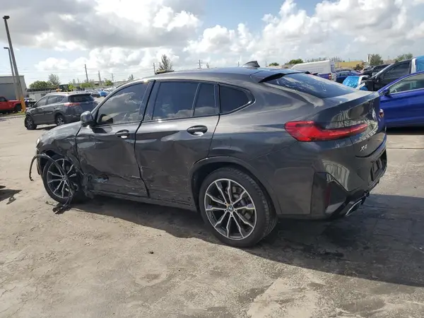 5UX33DT03N9M46359 2022 BMW X4 - Image 2