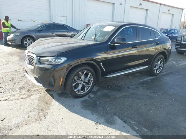 5UX33DT03P9R23827 2023 BMW X4 - Image 2