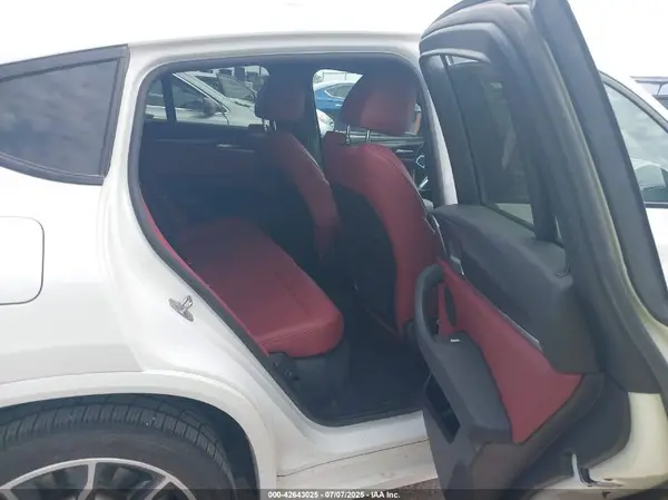 5UX33DT03R9T37518 2024 BMW X4 - Image 8