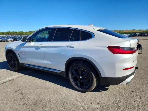 5UX33DT03R9V10857 2024 BMW X4 - Image 2