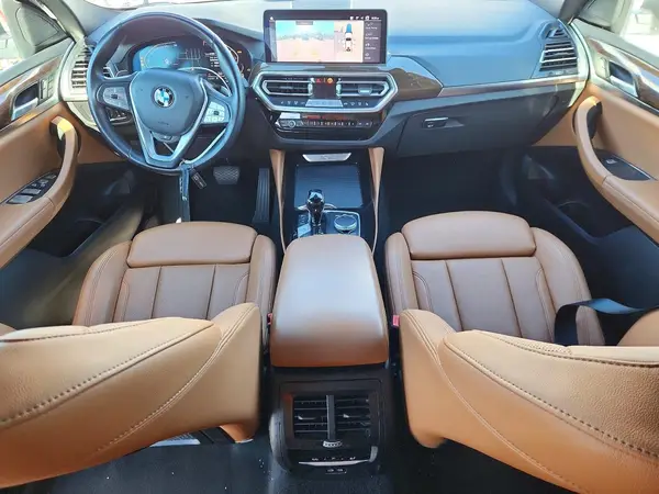 5UX33DT03R9V10857 2024 BMW X4 - Image 8