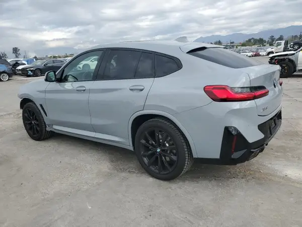 5UX33DT03S9033790 2025 BMW X4 - Image 2