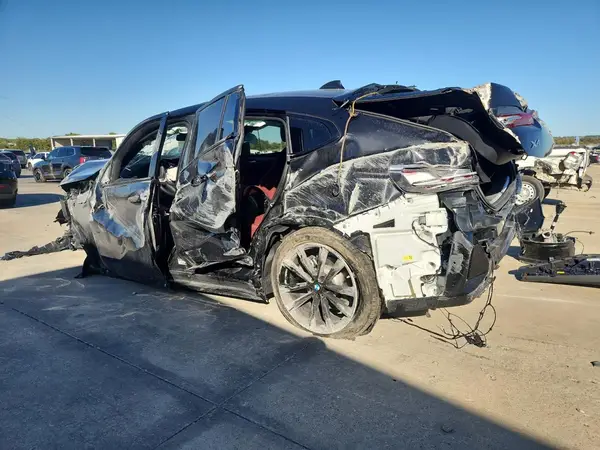 5UX33DT03S9127751 2025 BMW X4 - Image 2