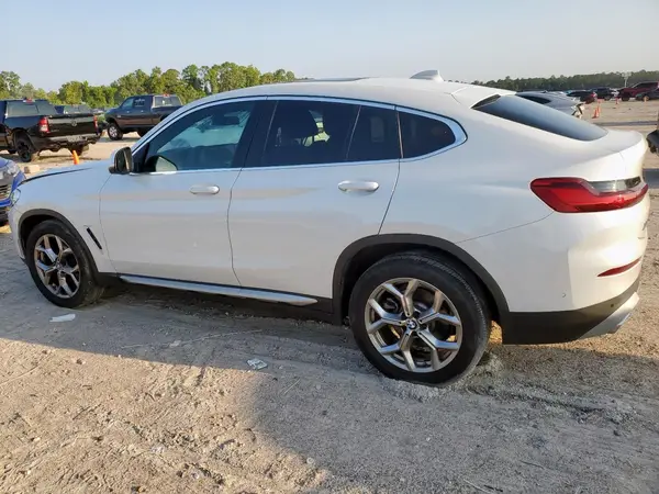 5UX33DT03S9X59312 2025 BMW X4 - Image 2