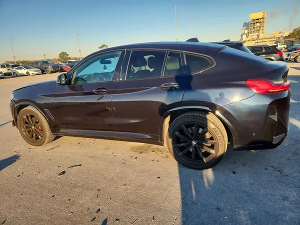 5UX33DT04N9K21559 2022 BMW X4 - Image 2