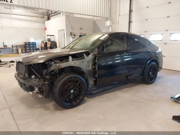 5UX33DT04N9K90185 2022 BMW X4 - Image 2