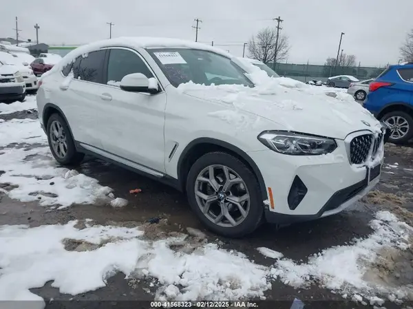 5UX33DT04N9M95750 2022 BMW X4 - Image 1