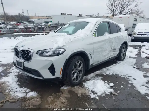 5UX33DT04N9M95750 2022 BMW X4 - Image 2