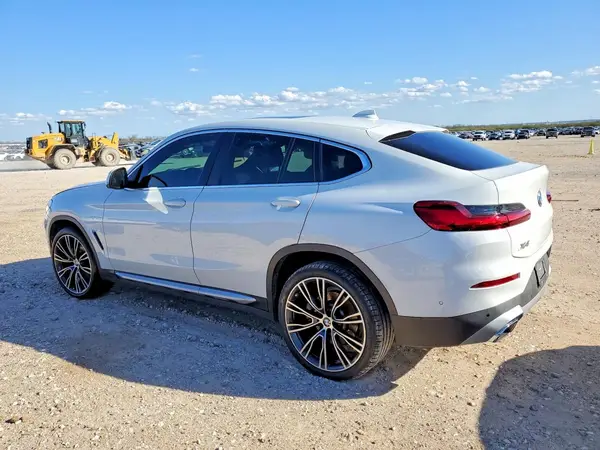 5UX33DT04N9N12241 2022 BMW X4 - Image 2