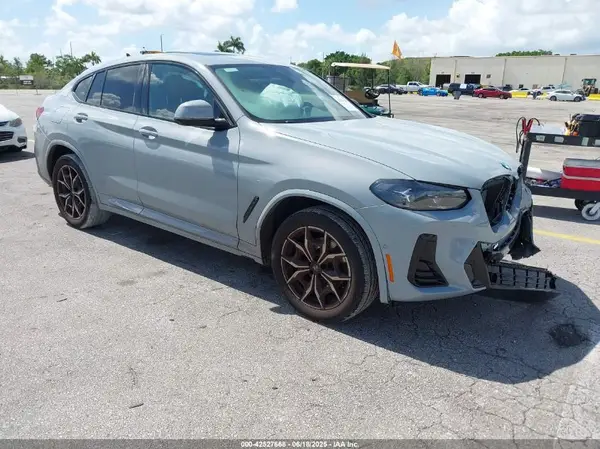 5UX33DT04P9P72450 2023 BMW X4 - Image 1
