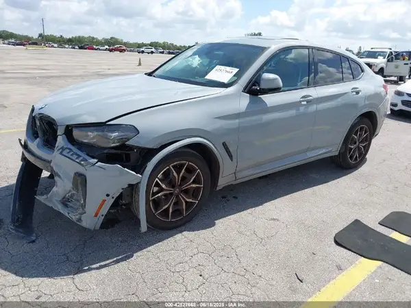 5UX33DT04P9P72450 2023 BMW X4 - Image 2