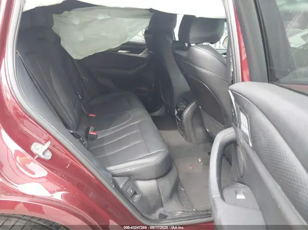 5UX33DT04P9P72478 2023 BMW X4 - Image 8