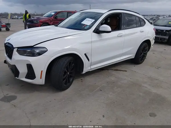5UX33DT04P9P79107 2023 BMW X4 - Image 2