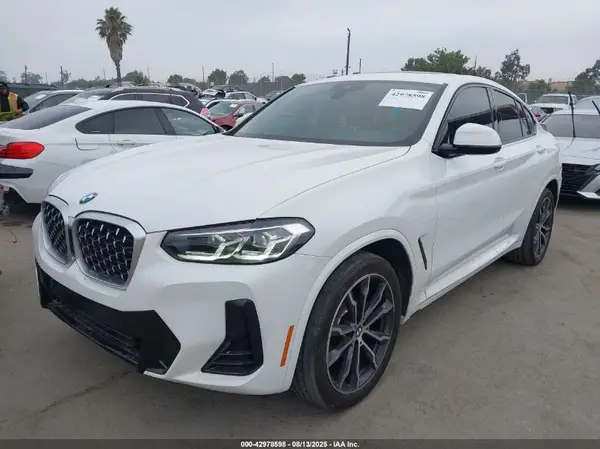 5UX33DT04P9R33721 2023 BMW X4 - Image 2