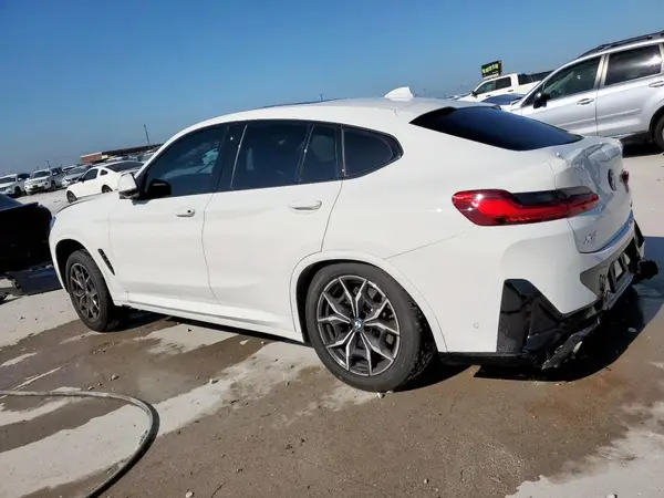 5UX33DT04R9U77478 2024 BMW X4 - Image 2
