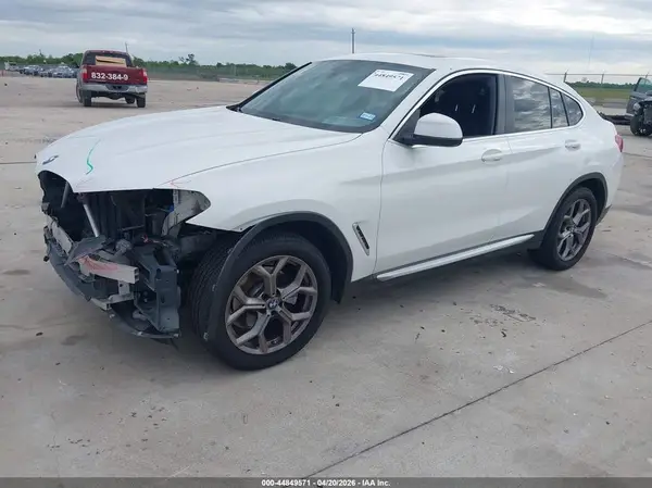 5UX33DT05N9J13693 2022 BMW X4 - Image 2