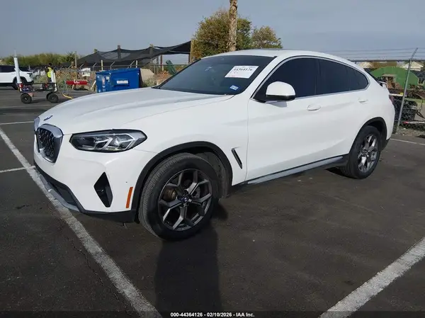 5UX33DT05N9K82659 2022 BMW X4 - Image 2