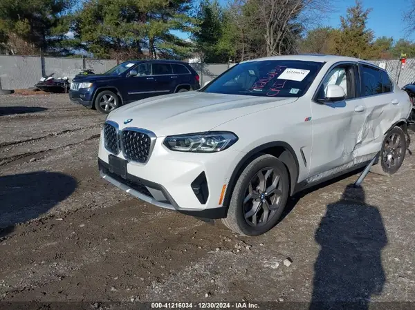 5UX33DT05N9L03865 2022 BMW X4 - Image 2