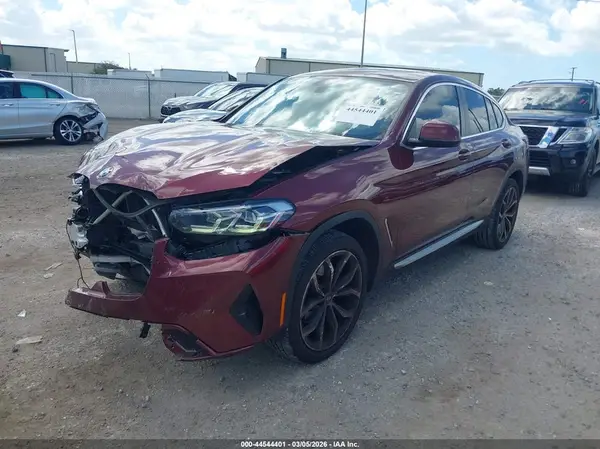 5UX33DT05N9L22089 2022 BMW X4 - Image 2