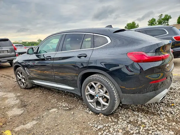 5UX33DT05N9L24604 2022 BMW X4 - Image 2