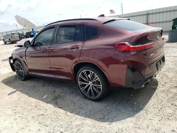 5UX33DT05N9M07482 2022 BMW X4 - Image 2