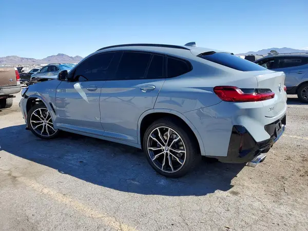 5UX33DT05N9M50459 2022 BMW X4 - Image 2