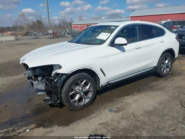 5UX33DT05P9N54999 2023 BMW X4 - Image 2