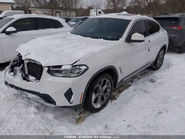 5UX33DT05P9P53275 2023 BMW X4 - Image 2
