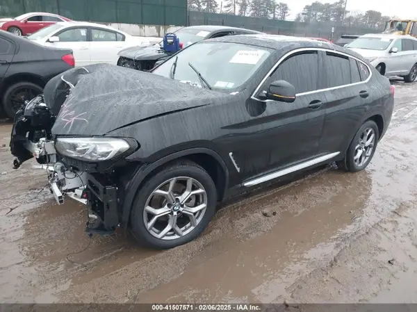 5UX33DT05P9R43464 2023 BMW X4 - Image 2