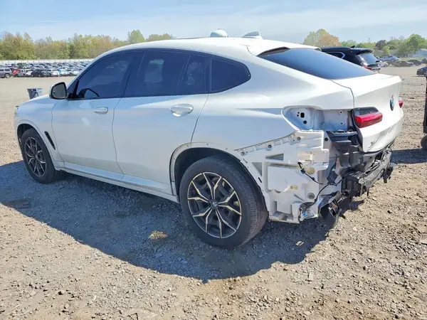 5UX33DT05R9T57124 2024 BMW X4 - Image 2