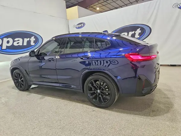 5UX33DT05S9019339 2025 BMW X4 - Image 2
