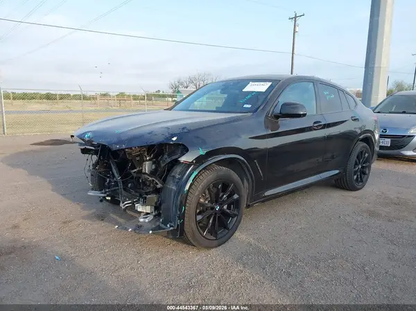 5UX33DT05S9244330 2025 BMW X4 - Image 2