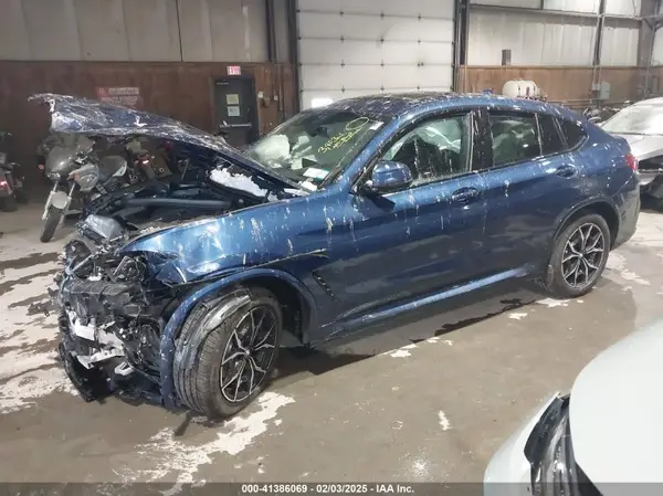 5UX33DT05S9X57545 2025 BMW X4 - Image 2
