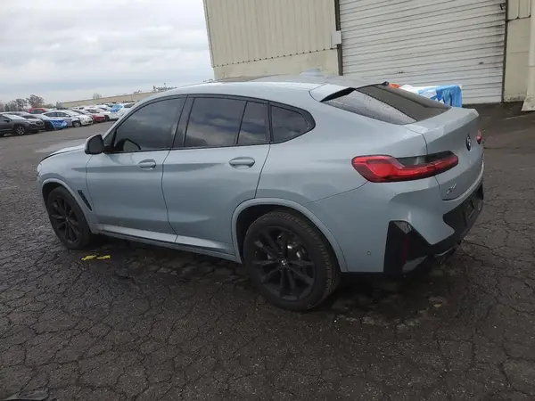 5UX33DT05S9Y39503 2025 BMW X4 - Image 2