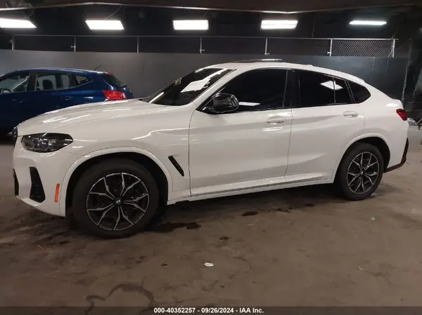 5UX33DT06R9U63095 2024 BMW X4 - Image 2