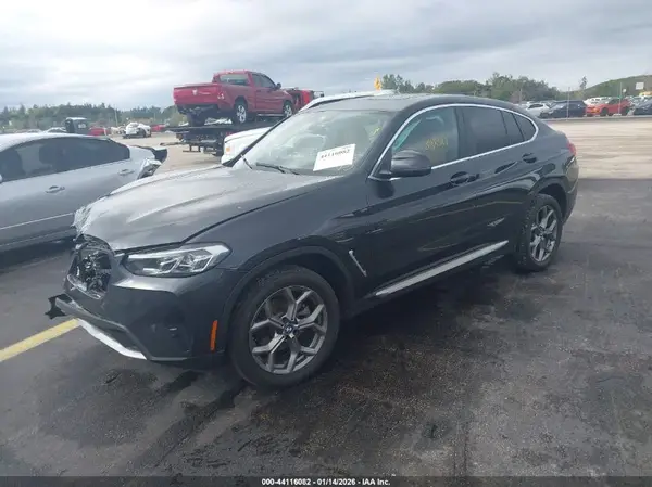 5UX33DT06R9V07838 2024 BMW X4 - Image 2