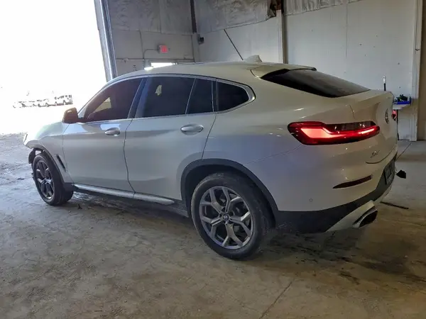 5UX33DT06R9W80954 2024 BMW X4 - Image 2