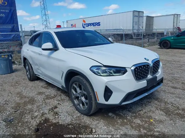 5UX33DT06S9Y71697 2025 BMW X4 - Image 1