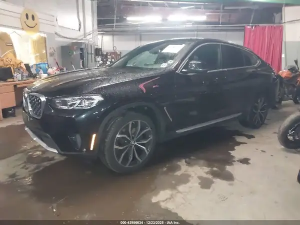 5UX33DT07N9K46066 2022 BMW X4 - Image 2
