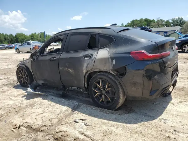 5UX33DT07P9S96033 2023 BMW X4 - Image 2
