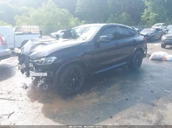 5UX33DT07R9T67833 2024 BMW X4 - Image 2