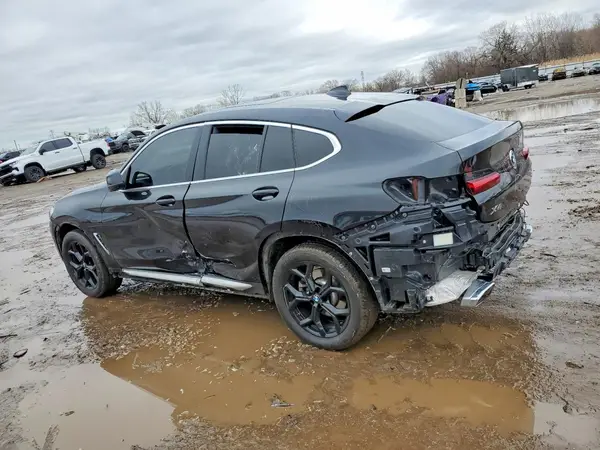 5UX33DT07R9V04043 2024 BMW X4 - Image 2