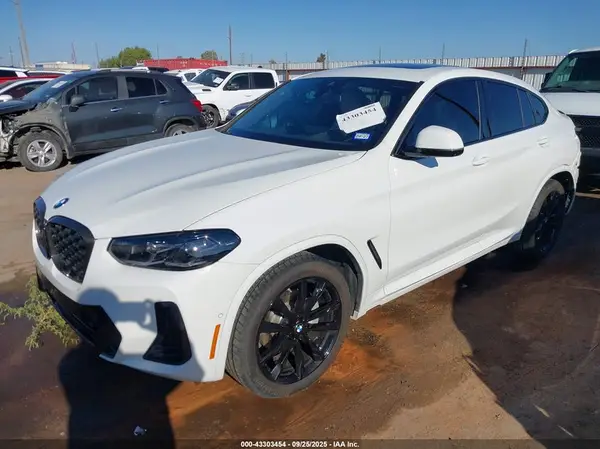 5UX33DT07S9019942 2025 BMW X4 - Image 2