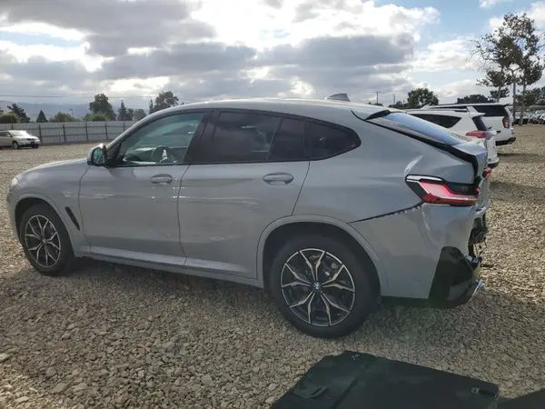 5UX33DT07S9150806 2025 BMW X4 - Image 2