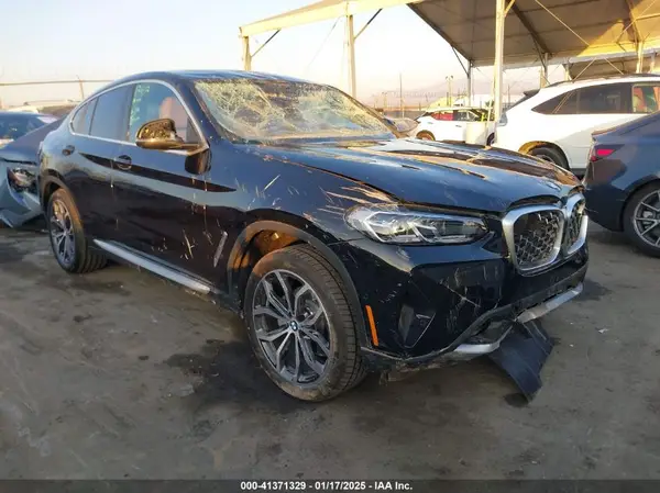 5UX33DT07S9Y65925 2025 BMW X4 - Image 1